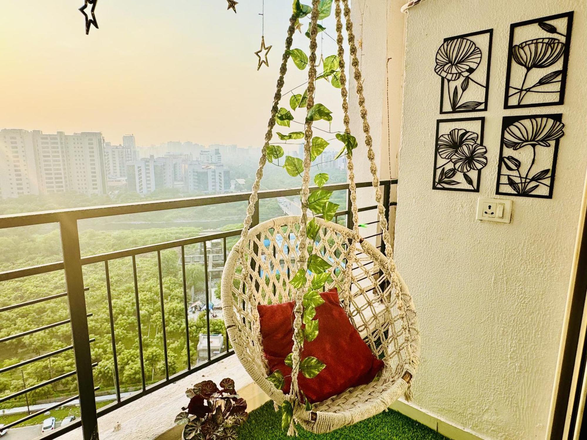 Balcony Escape Stay By Buddies Home Noida Exteriör bild